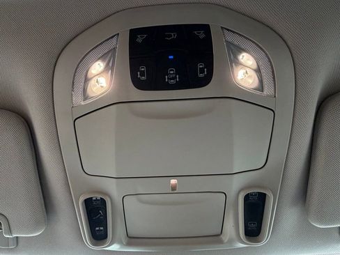 Certified 2024 Chrysler Pacifica Limited image 32