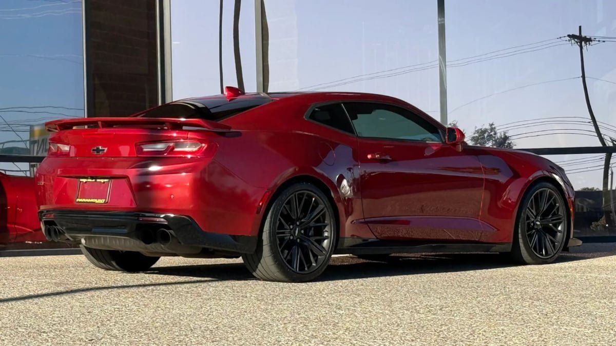 Used 2018 Chevrolet Camaro ZL1 RWD image 12