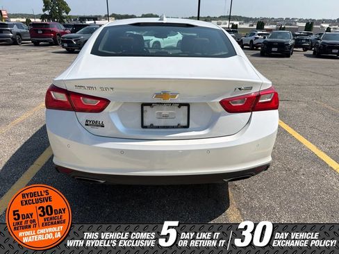 Used 2018 Chevrolet Malibu Premier w/ Premier Sun and Wheel Package FWD image 4