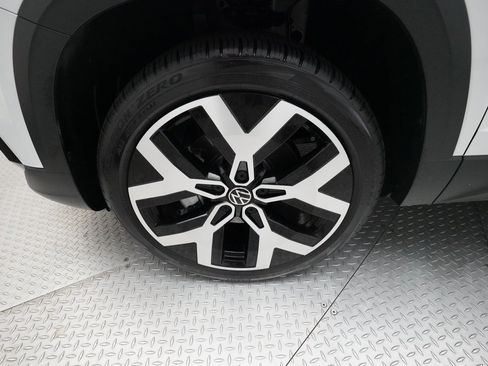 Used 2023 Volkswagen Taos SEL image 26