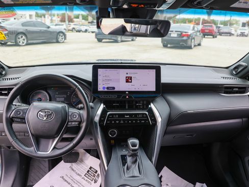Certified 2024 Toyota Venza XLE AWD/4WD image 43