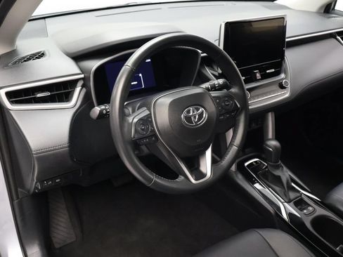 Certified 2025 Toyota Corolla Cross XLE FWD image 15