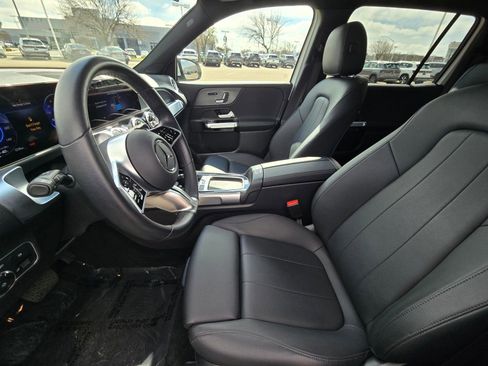 Used 2024 Mercedes-Benz EQB 300 4MATIC image 13