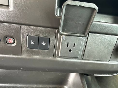 Used 2025 Chevrolet Express 3500 LT w/ LT Preferred Equipment Group RWD image 24