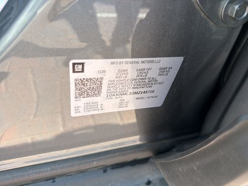 Used 2021 GMC Acadia SLT w/ Trailering Package FWD image 34