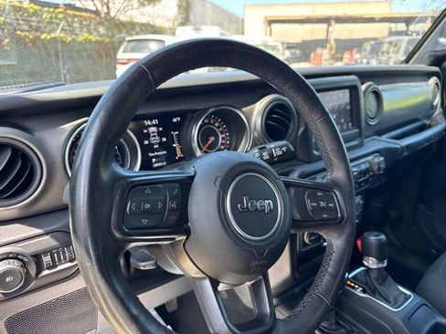 Used 2022 Jeep Wrangler Unlimited Sport AWD/4WD image 10