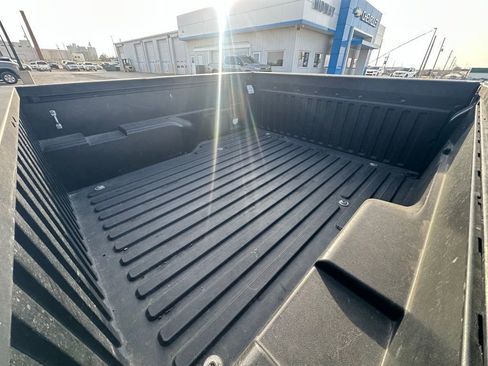 Used 2019 Toyota Tacoma TRD Sport image 9