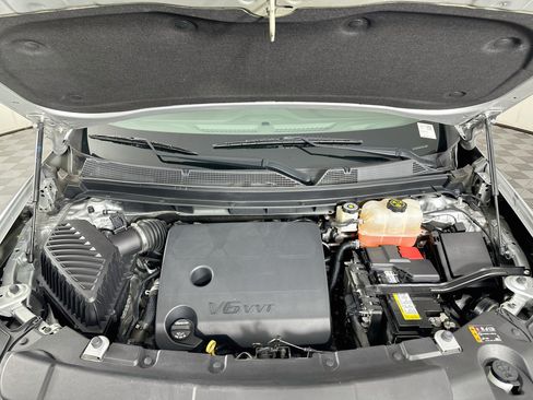 Used 2020 Chevrolet Traverse LT FWD image 34