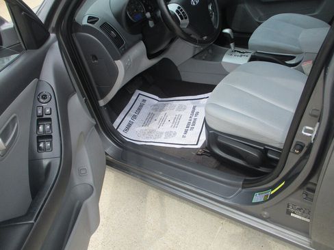 Used 2009 Hyundai Elantra SE FWD image 24