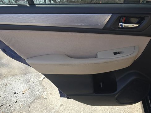 Used 2017 Subaru Outback 2.5i Premium image 22