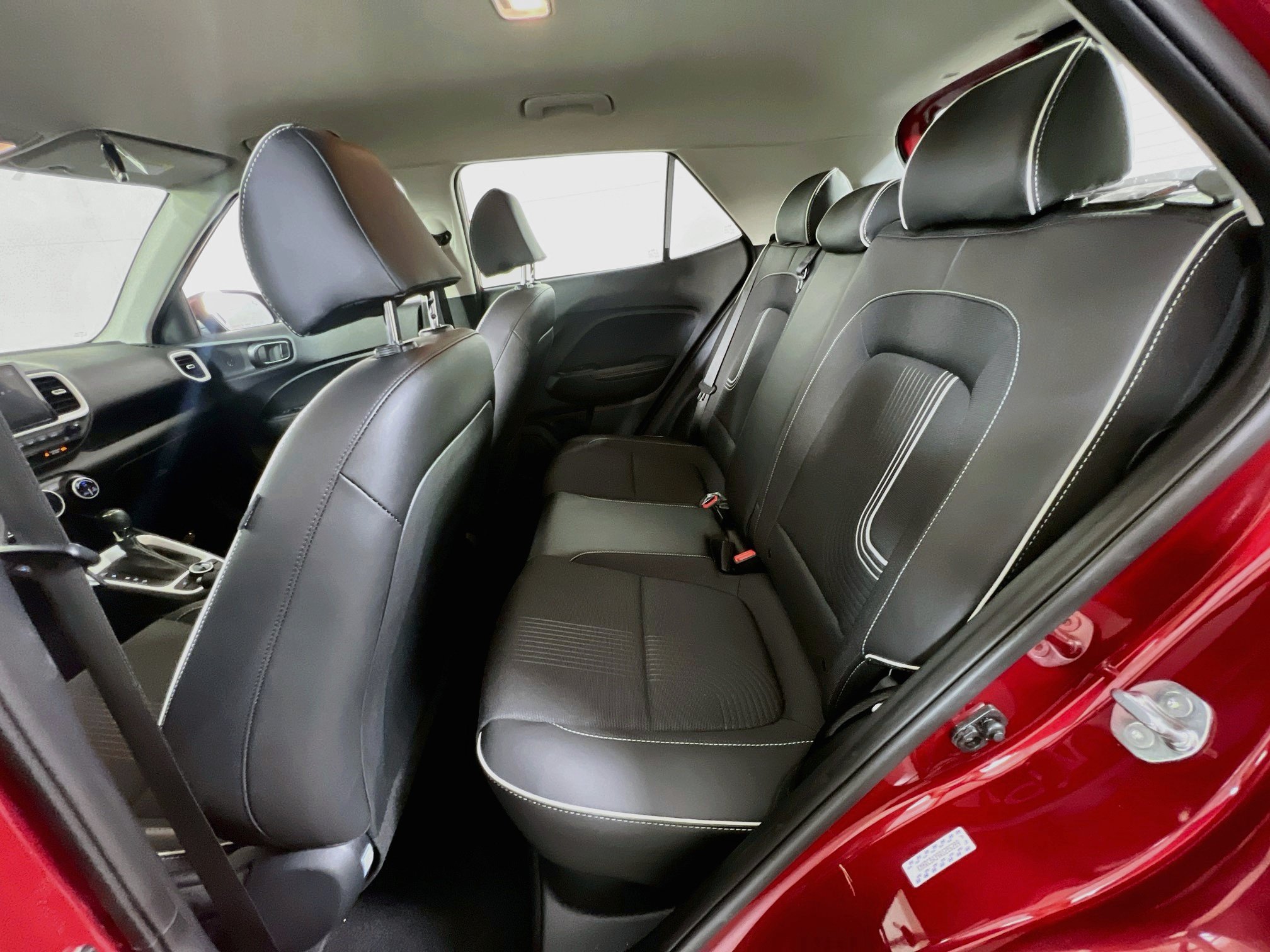 Used 2024 Hyundai Venue Limited FWD image 24