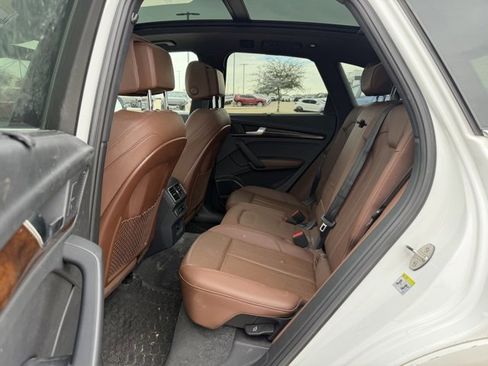 Used 2018 Audi Q5 2.0T Premium Plus w/ Premium Plus Package image 12