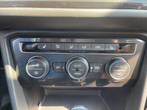Used 2018 Volkswagen Tiguan SE FWD image 7