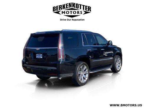 Used 2019 Cadillac Escalade Premium Luxury AWD/4WD image 7
