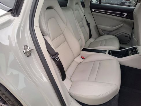 Used 2019 Porsche Panamera GTS image 23