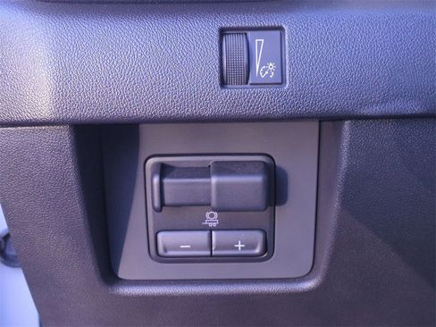 Certified 2023 GMC Canyon AT4X image 22