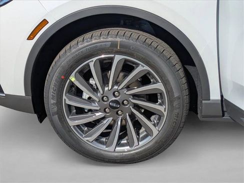 New 2026 Lincoln Corsair Reserve image 16