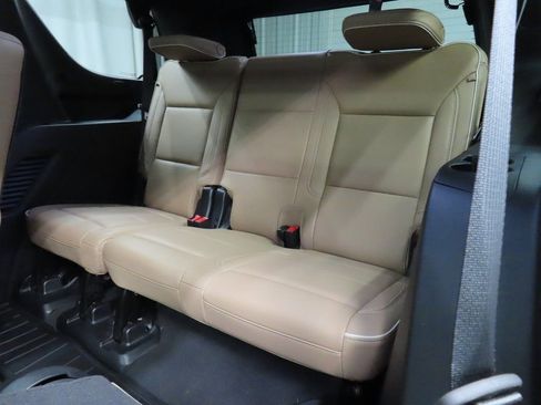 Used 2023 Chevrolet Tahoe Premier w/ Advanced Technology Package image 12