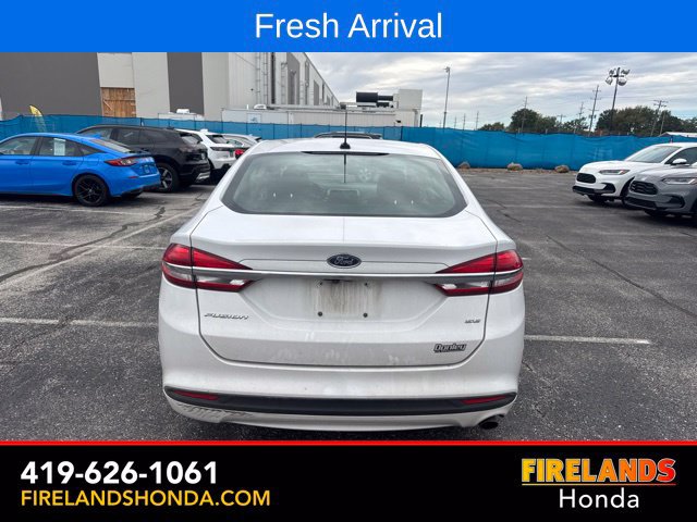 Used 2017 Ford Fusion SE FWD image 4
