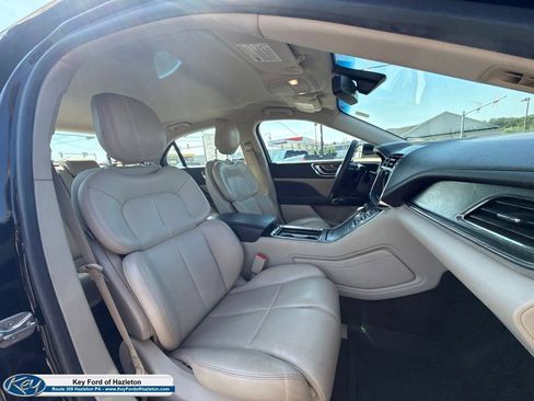 Used 2018 Lincoln Continental Premiere AWD/4WD image 42