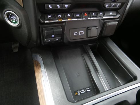 Used 2021 Chevrolet Silverado 1500 High Country w/ Technology Package image 28