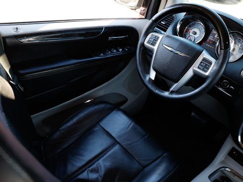 Used 2015 Chrysler Town & Country Limited Platinum w/ Trailer Tow Group image 20