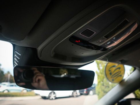 Used 2025 Volvo XC60 B5 Plus w/ Climate Package image 27