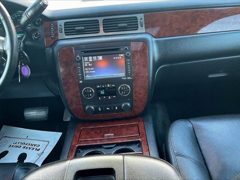 Used 2012 Chevrolet Tahoe LTZ AWD/4WD image 9