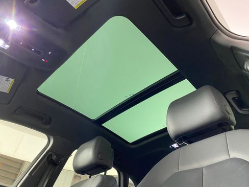 Used 2020 Audi Q3 2.0T Premium Plus w/ Premium Plus Package image 14