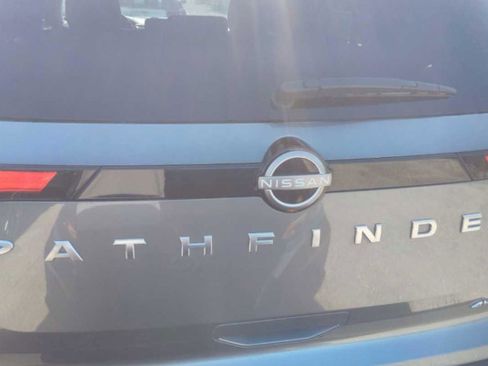 Used 2025 Nissan Pathfinder SV AWD/4WD image 4