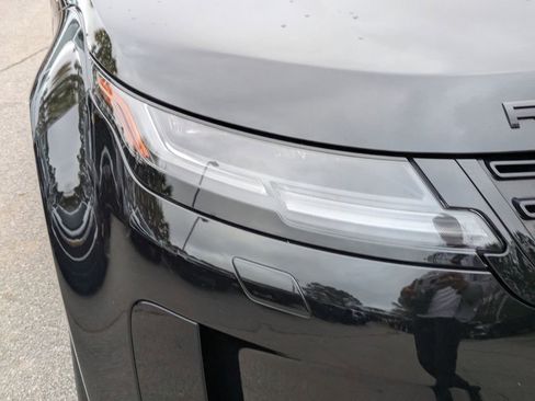 Used 2024 Land Rover Range Rover Evoque S image 11