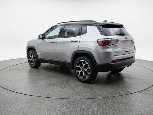 Used 2025 Jeep Compass Limited AWD/4WD image 5