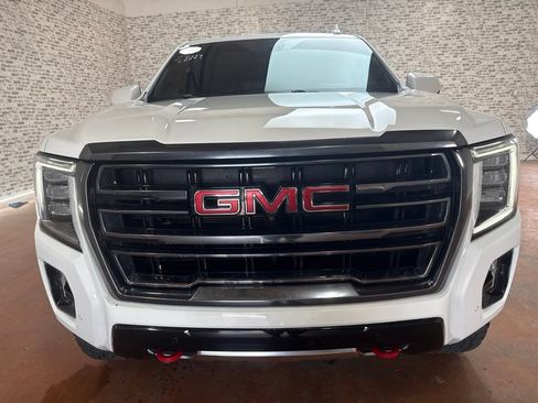 Used 2023 GMC Yukon AT4 w/ Technology Package AWD/4WD image 2