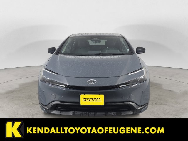 Used 2025 Toyota Prius LE FWD image 2