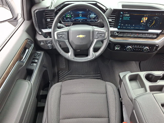 Used 2023 Chevrolet Silverado 1500 LT AWD/4WD image 3