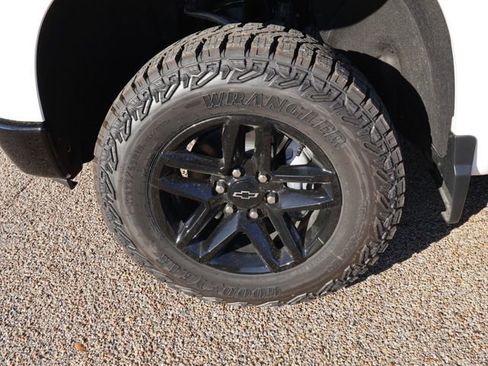 New 2026 Chevrolet Silverado 1500 Custom Trail Boss w/ LPO, Dark Essentials Package AWD/4WD image 10