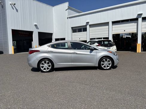 Used 2013 Hyundai Elantra Limited FWD image 8