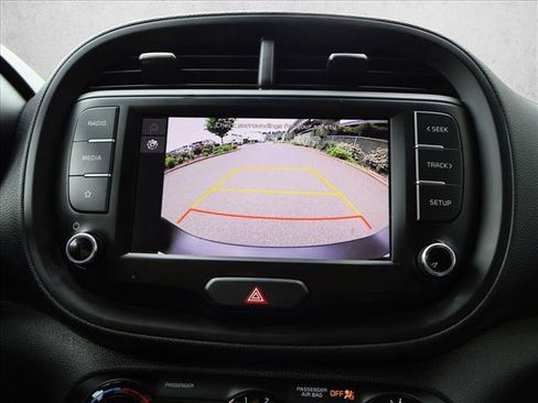 Used 2022 Kia Soul LX w/ Technology Package FWD image 17