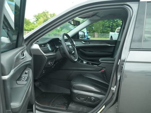 Used 2021 Jeep Grand Cherokee L Limited AWD/4WD image 12