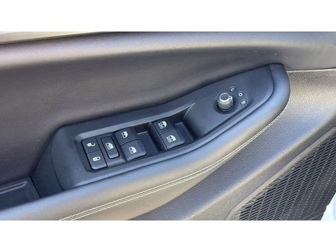 Used 2024 Jeep Grand Cherokee Altitude AWD/4WD image 14
