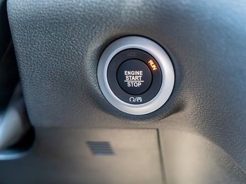 New 2026 Chrysler Pacifica Select image 23