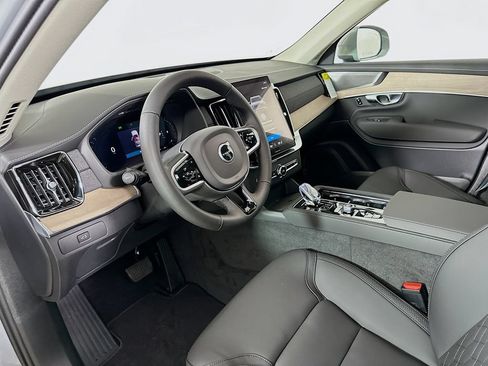 Used 2026 Volvo XC90 B5 Plus w/ Protection Package Premier AWD/4WD image 10