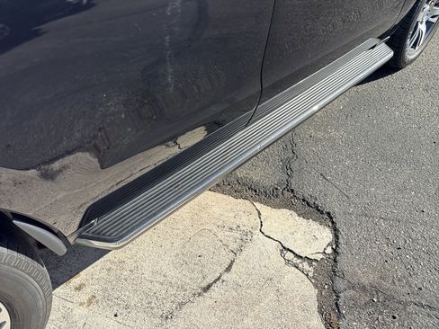 Used 2023 Ford Expedition Limited image 10