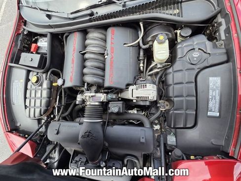 Used 2004 Chevrolet Corvette Coupe w/ Preferred Equipment Group RWD image 8