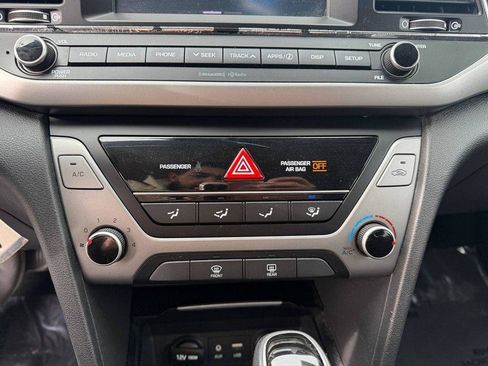 Used 2018 Hyundai Elantra SEL FWD image 23