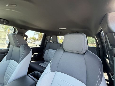 Used 2025 Toyota Tacoma TRD Off-Road image 21