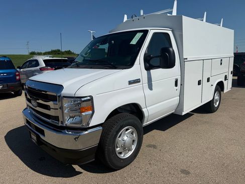 New 2026 Ford E-350 and Econoline 350 Super Duty w/ Power Equipment Group RWD image 6
