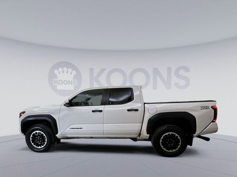 Used 2024 Toyota Tacoma TRD Off-Road w/ TRD Off Road Upgrade Package image 2