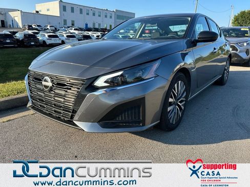 Used 2024 Nissan Altima 2.5 SV FWD image 1