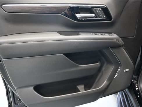 New 2026 Chevrolet Suburban Premier AWD/4WD image 29